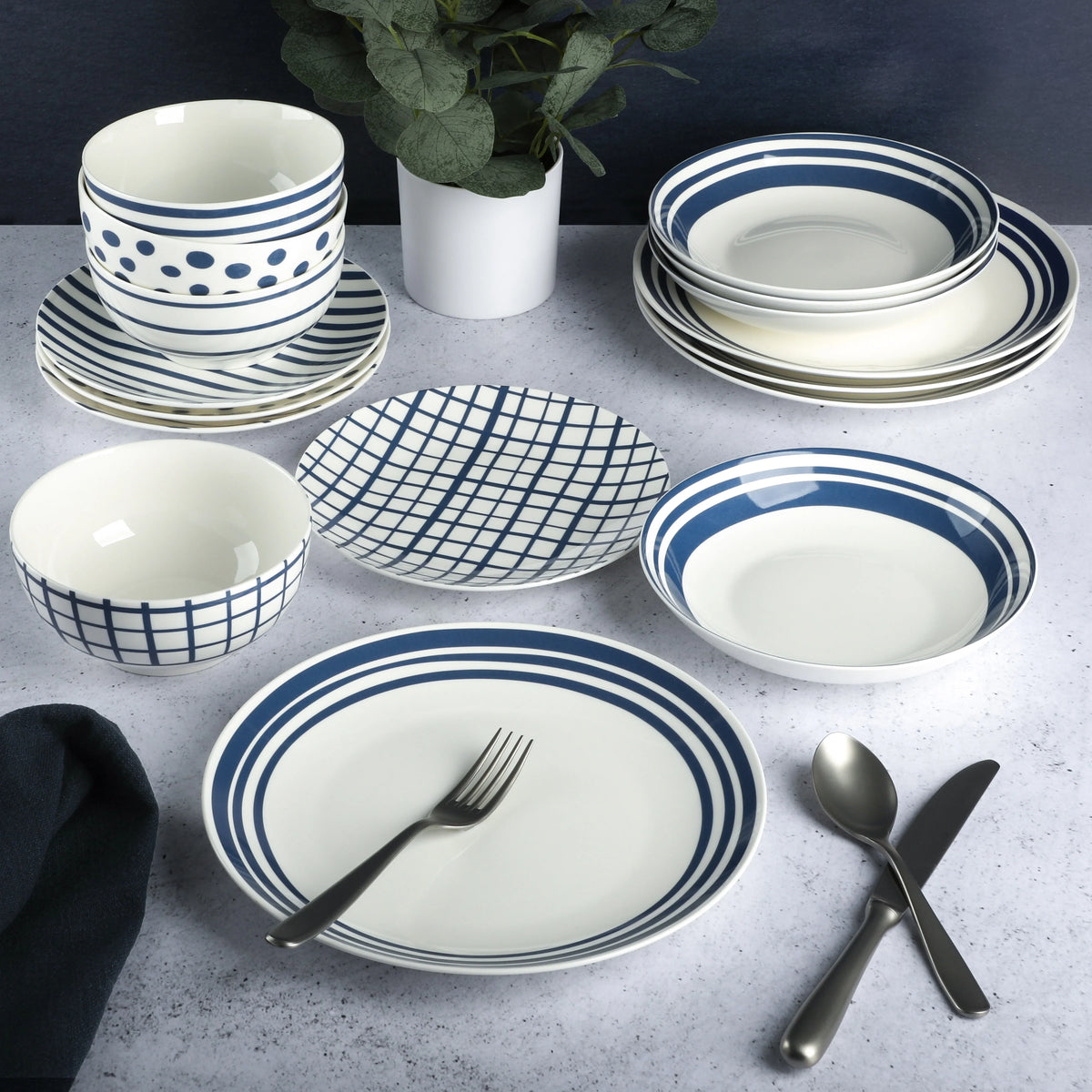 Light Blue 16-Pieces Fine China Dinnerware Set K778