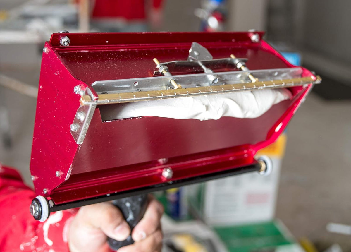 12-Inch Flat Finishing Box with Extendable Handle D657